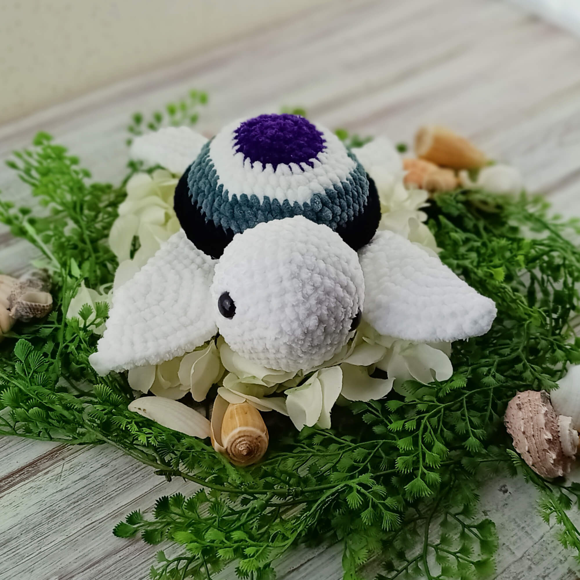 crochet turtle viewed from the front